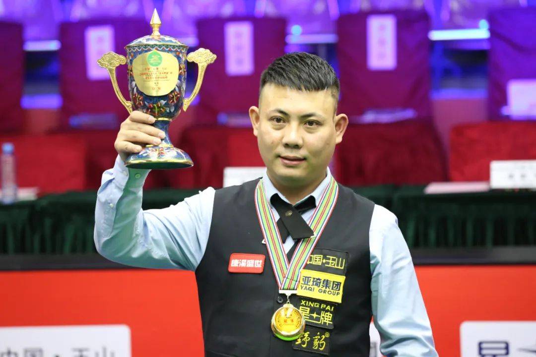 仍在泳池中 仍在泳池中