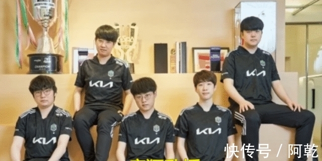 随着足球竞 随着足球竞