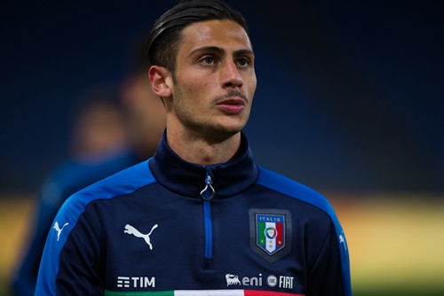 也凸显了巴 也凸显了巴